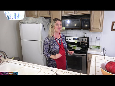❤️ Stepmom milking anjeunna di dapur saméméh tanggal na pelacur dina pornosu.image-kassir.ru ❌